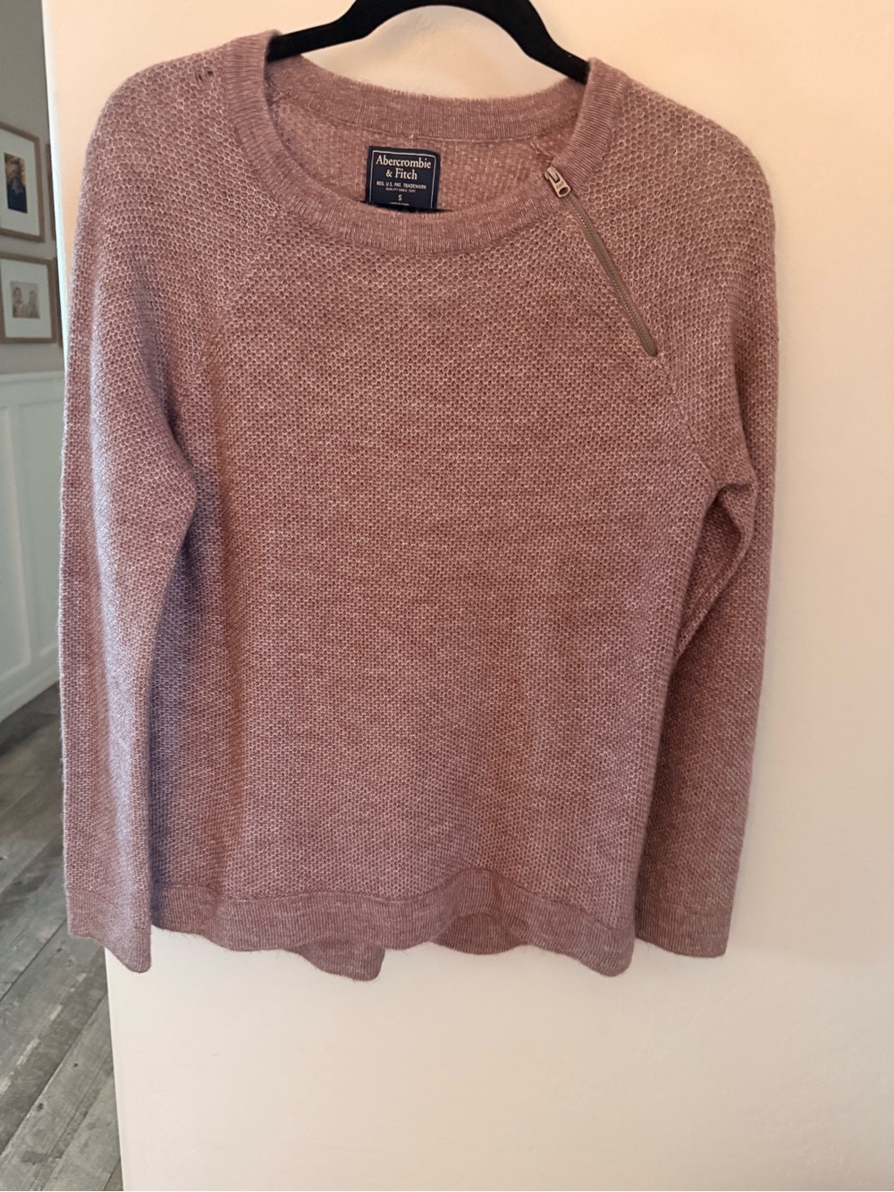 Abercrombie & Fitch Rose Taupe Zip-Shoulder Crewneck Sweater size small